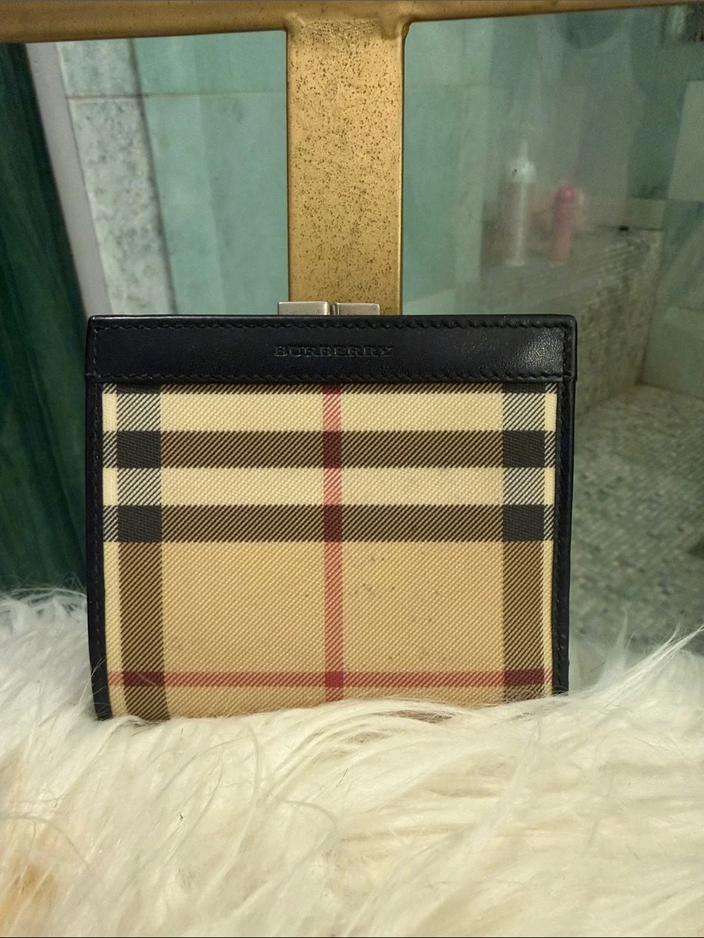 Burberry House Check Kiss-Lock Wallet
